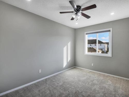 5325 15 Avenue, Edmonton, AB - Indoor Photo Showing Other Room