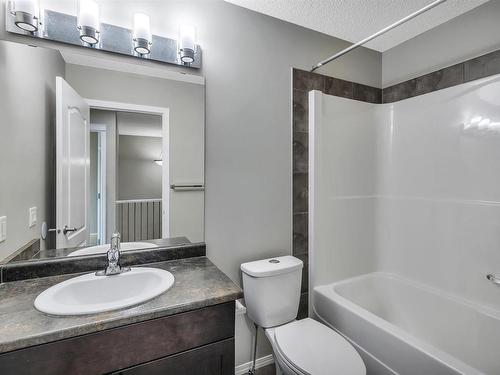 5325 15 Avenue, Edmonton, AB - Indoor Photo Showing Bathroom