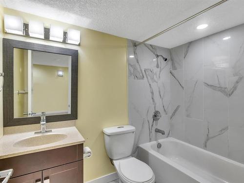 5325 15 Avenue, Edmonton, AB - Indoor Photo Showing Bathroom