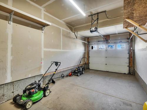 5325 15 Avenue, Edmonton, AB - Indoor Photo Showing Garage