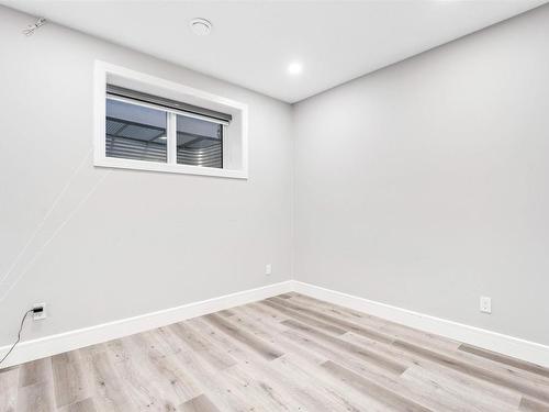 1740 18 Street, Edmonton, AB - Indoor Photo Showing Other Room