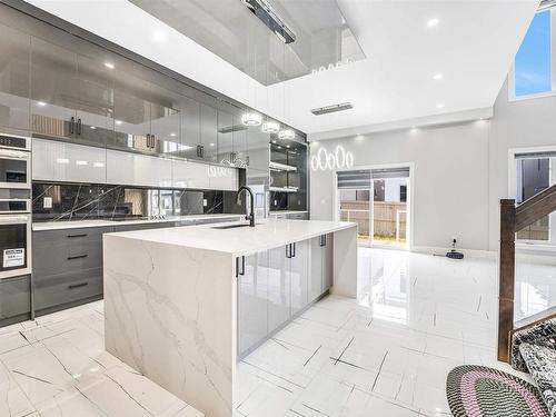 1740 18 Street, Edmonton, AB - Indoor Photo Showing Kitchen