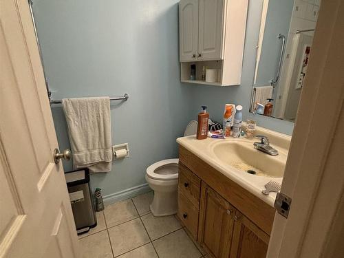 7723 75 Street, Edmonton, AB - Indoor Photo Showing Bathroom