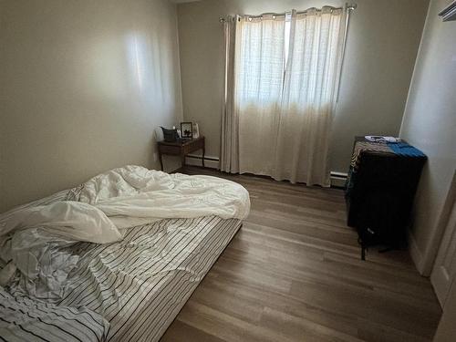 7723 75 Street, Edmonton, AB - Indoor Photo Showing Bedroom