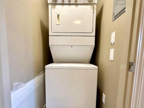 1-212 4245 139 Avenue, Edmonton, AB - Indoor Photo Showing Laundry Room