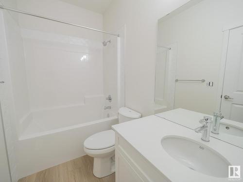 65 Baker Street, Ardrossan, AB - Indoor Photo Showing Bathroom