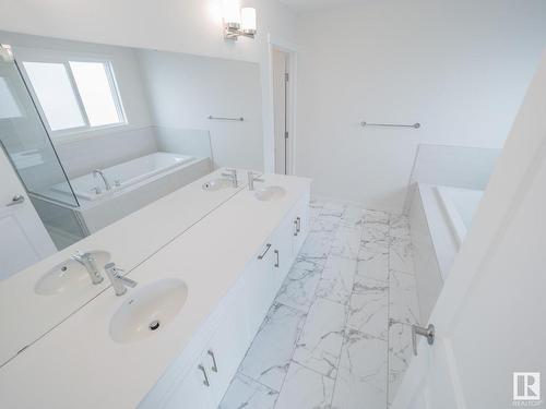 65 Baker Street, Ardrossan, AB - Indoor Photo Showing Bathroom