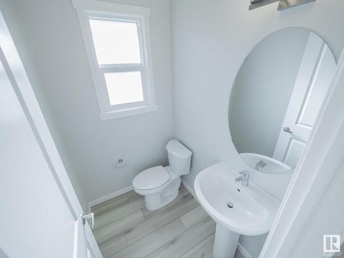 7178 177A Avenue, Edmonton, AB - Indoor Photo Showing Bathroom