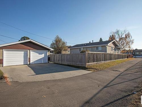 7616 130 Av Nw, Edmonton, AB 