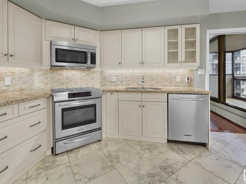 7C 10050 118 Street, Edmonton, AB - Indoor Photo Showing Kitchen With Upgraded Kitchen