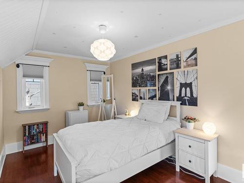 13415 103 Avenue, Edmonton, AB - Indoor Photo Showing Bedroom