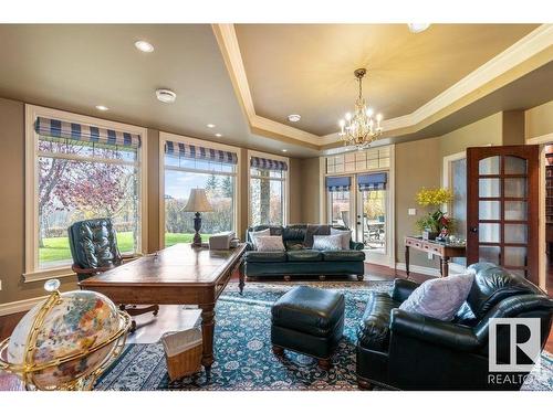 37 Riverridge Road, Rural Sturgeon County, AB - Indoor Photo Showing Living Room