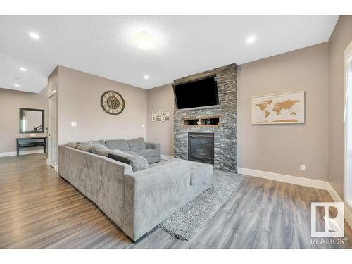 108 Ellison Co, Fort Saskatchewan, AB 