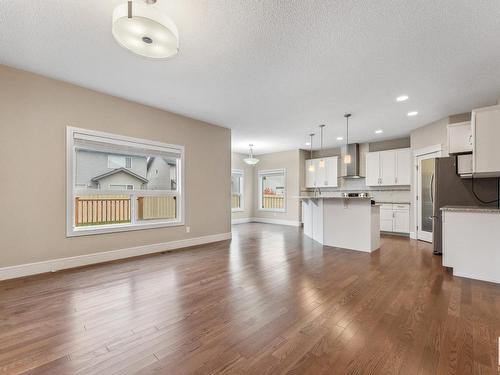 3915 Agar Court, Edmonton, AB - Indoor Photo Showing Kitchen