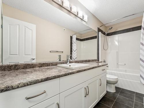 3915 Agar Court, Edmonton, AB - Indoor Photo Showing Bathroom