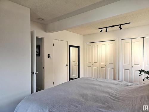 9535 148 Street, Edmonton, AB - Indoor Photo Showing Bedroom