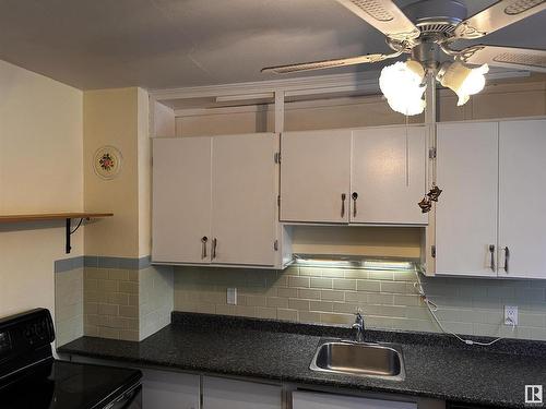 11836 95 Street, Edmonton, AB - Indoor Photo Showing Kitchen