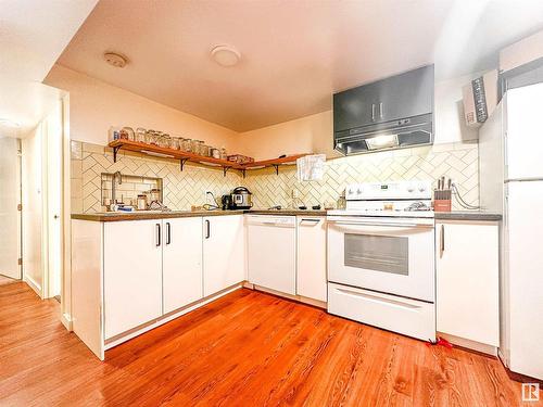 11836 95 Street, Edmonton, AB - Indoor Photo Showing Kitchen