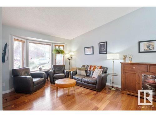 14 Hunter Court, Sherwood Park, AB - Indoor Photo Showing Living Room