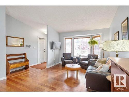 14 Hunter Court, Sherwood Park, AB - Indoor Photo Showing Living Room