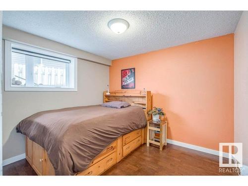 14 Hunter Court, Sherwood Park, AB - Indoor Photo Showing Bedroom