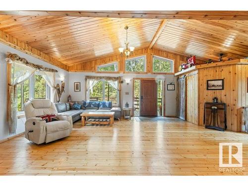 409 1414 Hwy 37, Rural Lac Ste. Anne County, AB - Indoor Photo Showing Living Room