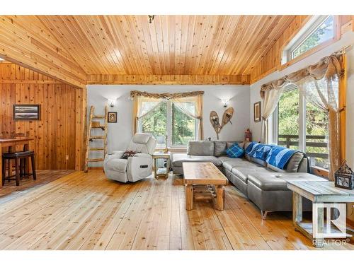 409 1414 Hwy 37, Rural Lac Ste. Anne County, AB - Indoor Photo Showing Living Room