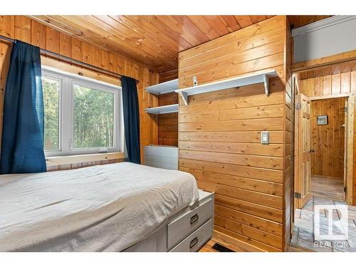 409 1414 Hwy 37, Rural Lac Ste. Anne County, AB - Indoor Photo Showing Bedroom