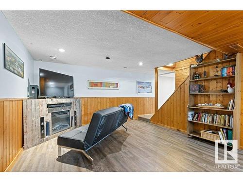 409 1414 Hwy 37, Rural Lac Ste. Anne County, AB - Indoor With Fireplace