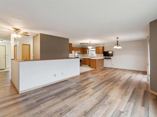 45 Sunrise Vg, Stony Plain, AB 