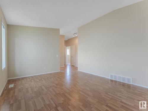 3344 24 Av Nw, Edmonton, AB 