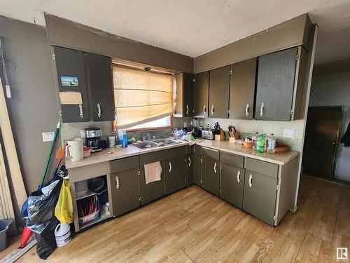 57365 Range Road 134, Rural Smoky Lake County, AB - Indoor Photo Showing Kitchen With Double Sink