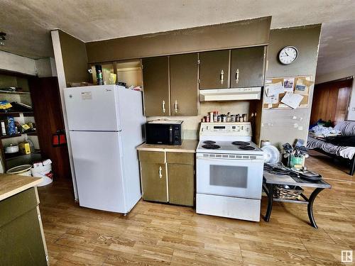 57365 Range Road 134, Rural Smoky Lake County, AB - Indoor Photo Showing Kitchen