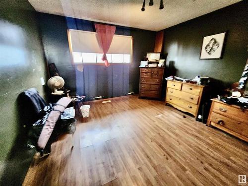 57365 Range Road 134, Rural Smoky Lake County, AB - Indoor Photo Showing Bedroom