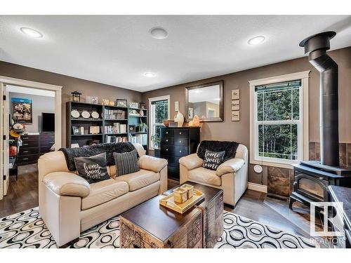 8-50322 Rge Rd 10, Rural Parkland County, AB - Indoor Photo Showing Living Room