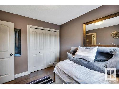 8-50322 Rge Rd 10, Rural Parkland County, AB - Indoor Photo Showing Bedroom