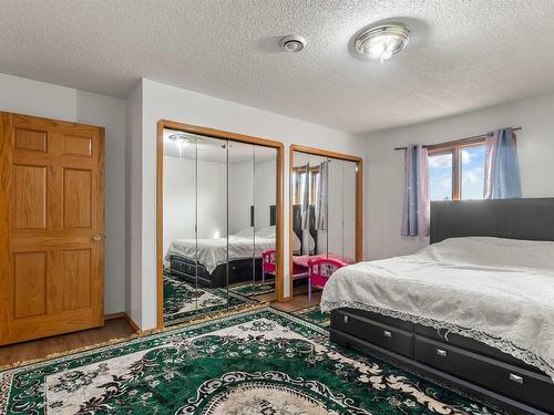 15719 77 Street, Edmonton, AB - Indoor Photo Showing Bedroom