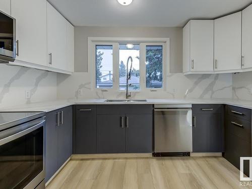 9311 169 Street, Edmonton, AB - Indoor Photo Showing Kitchen With Double Sink With Upgraded Kitchen