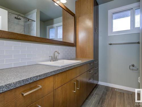 9311 169 Street, Edmonton, AB - Indoor Photo Showing Bathroom