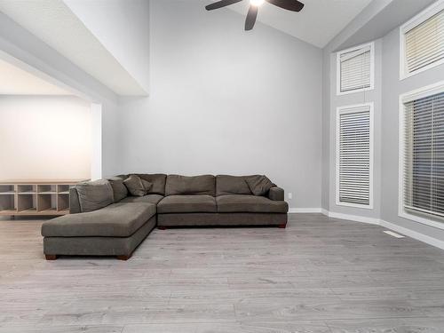 71 3380 28A Avenue, Edmonton, AB - Indoor Photo Showing Living Room