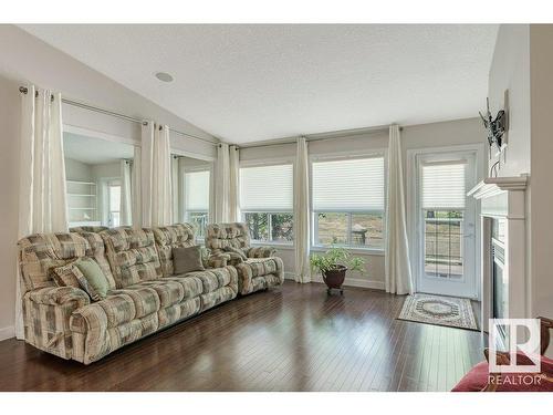 20578 92A Avenue, Edmonton, AB - Indoor Photo Showing Living Room