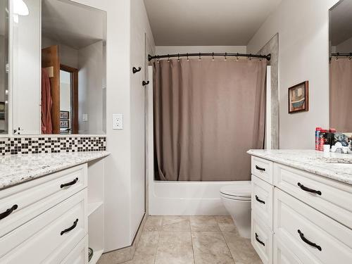 34 River Glen, Fort Saskatchewan, AB - Indoor Photo Showing Bathroom