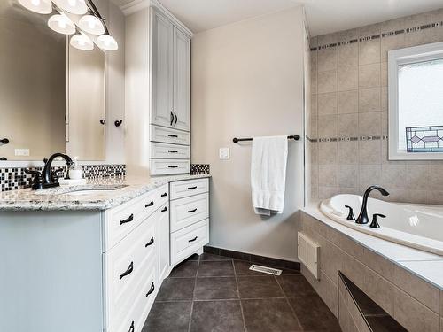 34 River Glen, Fort Saskatchewan, AB - Indoor Photo Showing Bathroom