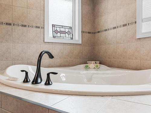 34 River Glen, Fort Saskatchewan, AB - Indoor Photo Showing Bathroom