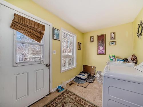 10202 109 Street, Fort Saskatchewan, AB - Indoor Photo Showing Laundry Room