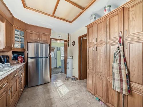 10202 109 Street, Fort Saskatchewan, AB - Indoor Photo Showing Kitchen