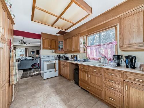 10202 109 Street, Fort Saskatchewan, AB - Indoor Photo Showing Kitchen With Double Sink