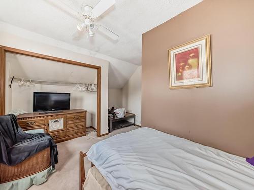 10202 109 Street, Fort Saskatchewan, AB - Indoor Photo Showing Bedroom