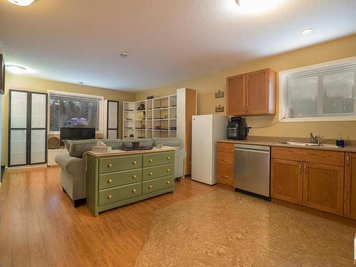 4910 58 Street, Athabasca Town, AB - Indoor Photo Showing Kitchen With Double Sink