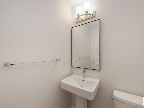 2462 Trumpeter Way, Edmonton, AB - Indoor Photo Showing Bathroom